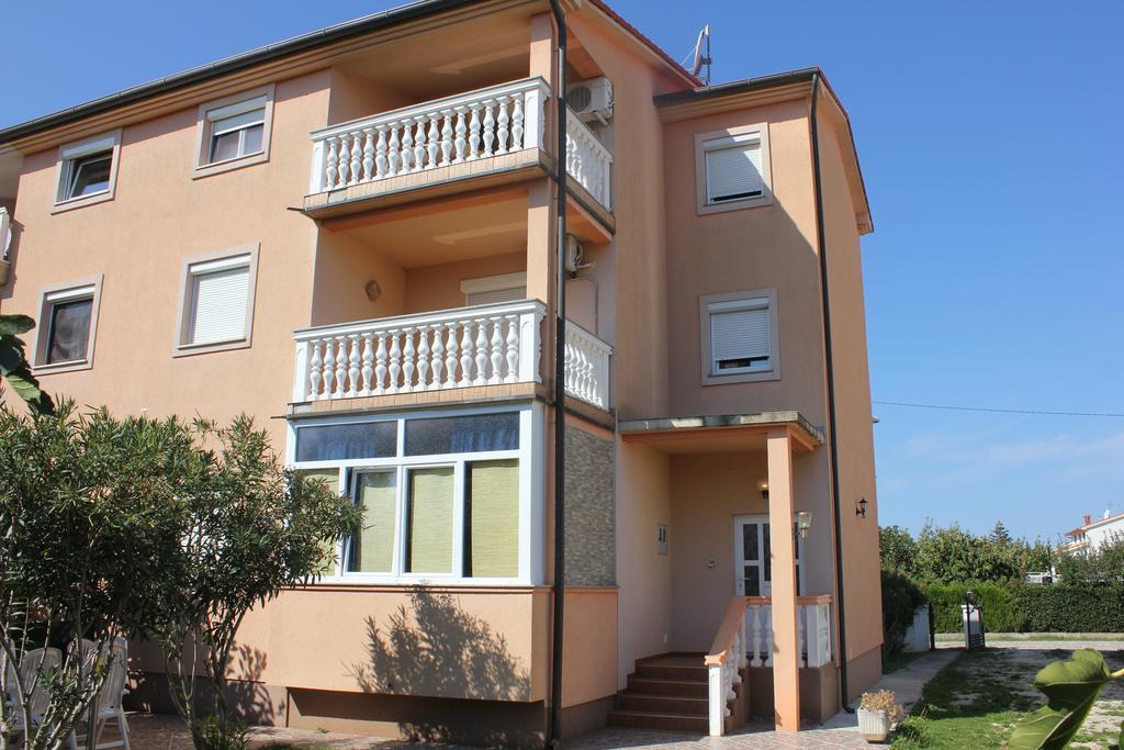 Apartments Dubravka Medulin Exterior photo